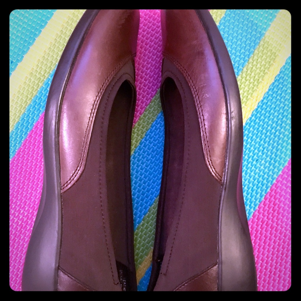 Like new brown leather flats